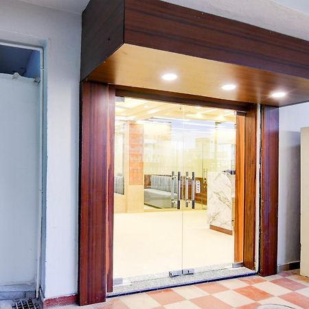 Super Townhouse Kaikhali Near Airport Calcutta Buitenkant foto