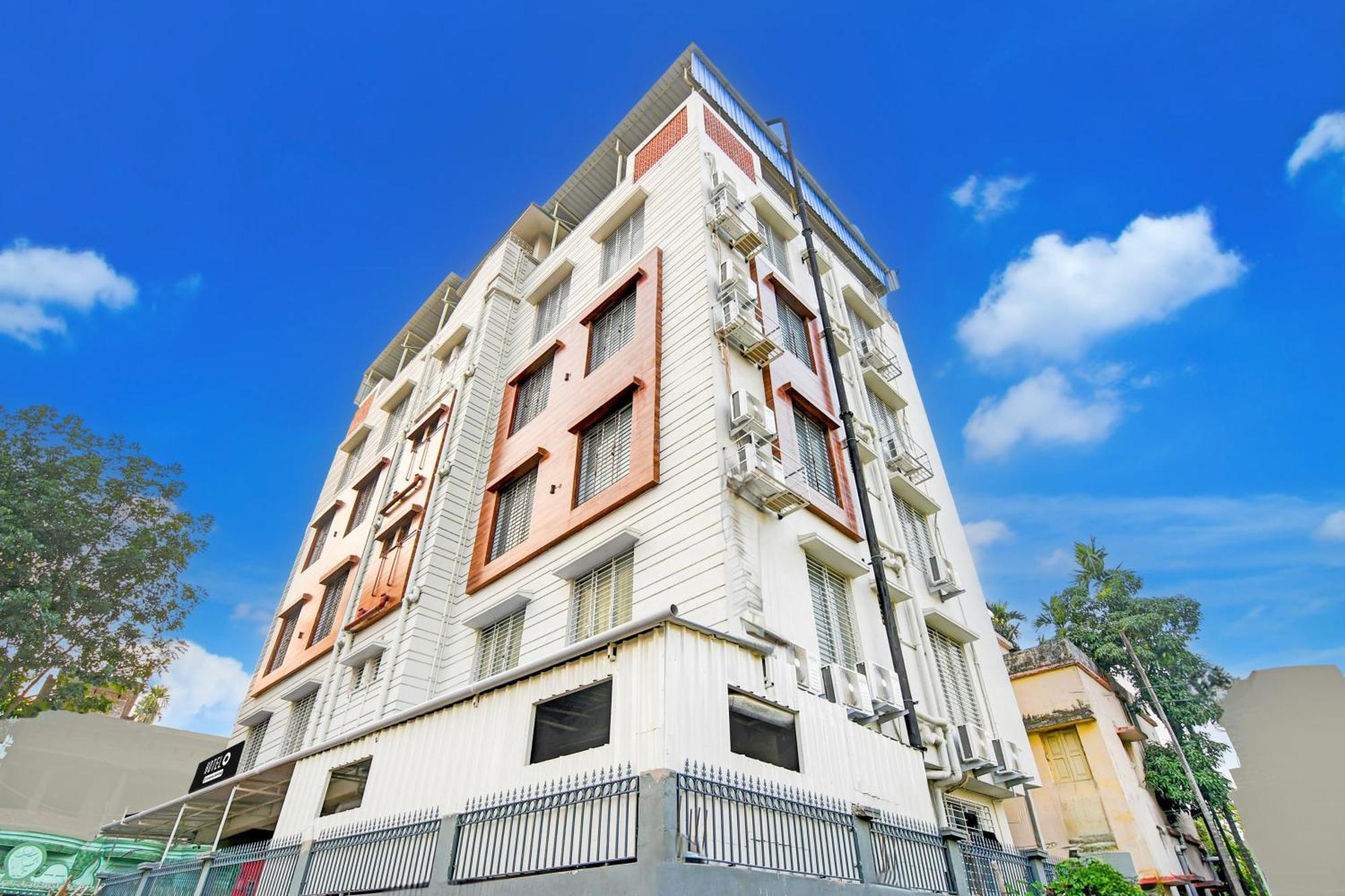 Super Townhouse Kaikhali Near Airport Calcutta Buitenkant foto