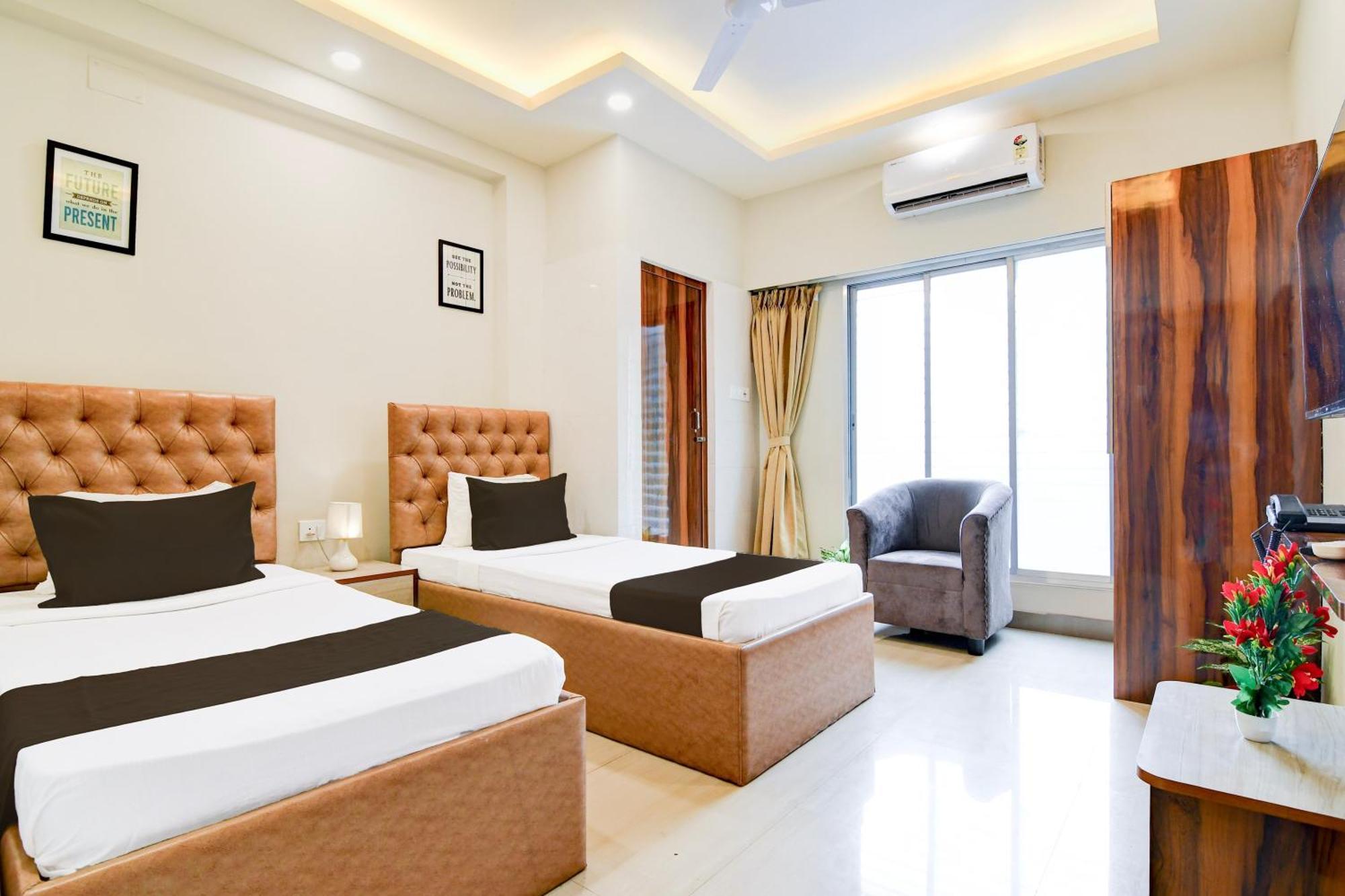 Super Townhouse Kaikhali Near Airport Calcutta Buitenkant foto